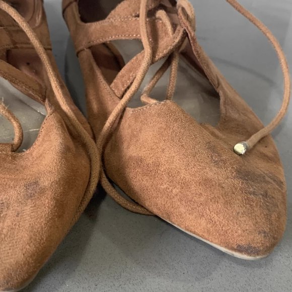 Christian Siriano Pointed toe suede lace up flats - Picture 3 of 4